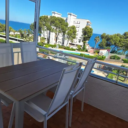 Spacious Beachfront With Ocean Views